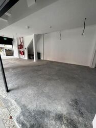 Sims Avenue (D14), Shop House #568039031